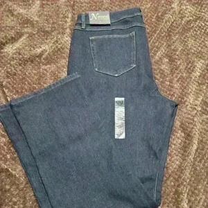 Natural reflections fleeced line brand new with tags size 16